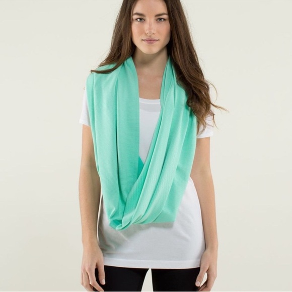 Lululemon Green Striped Vinyasa Scarf - Picture 2 of 9
